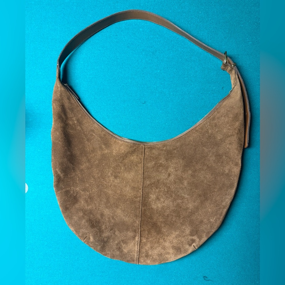 Madewell The Essential Curve Shoulder Bag - Picture 2 of 6